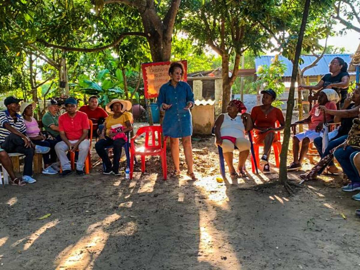 Judith Pinedo estuvo en Arroyo Grande mostrando su plan de gobierno