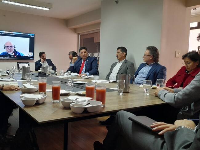 Reunión de exparamilitares con el Alto Comisionado para la Paz. Cortesía