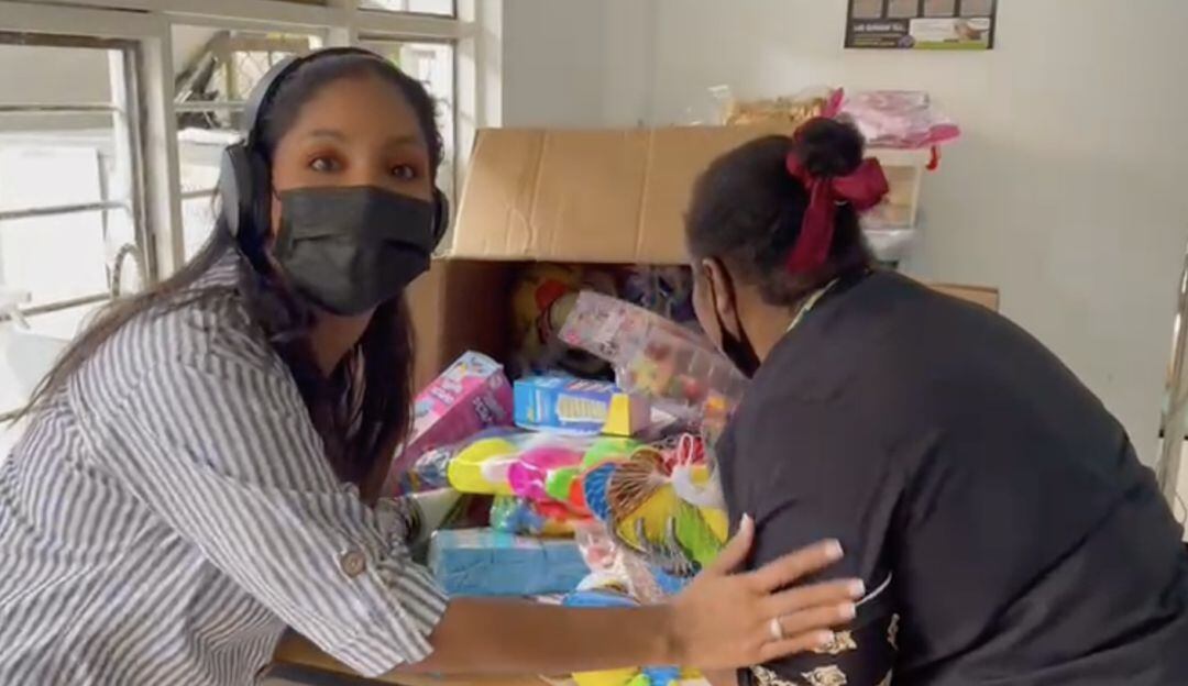 Entrega de regalos campaña 10AM Hoy por Hoy