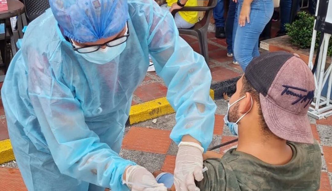 Vacunación contra el COVID-19