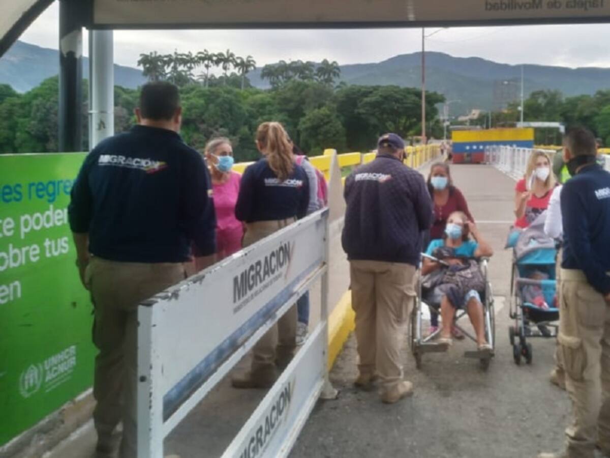 Con apertura de la frontera nuevamente venezolanos logran sellar pasaporte