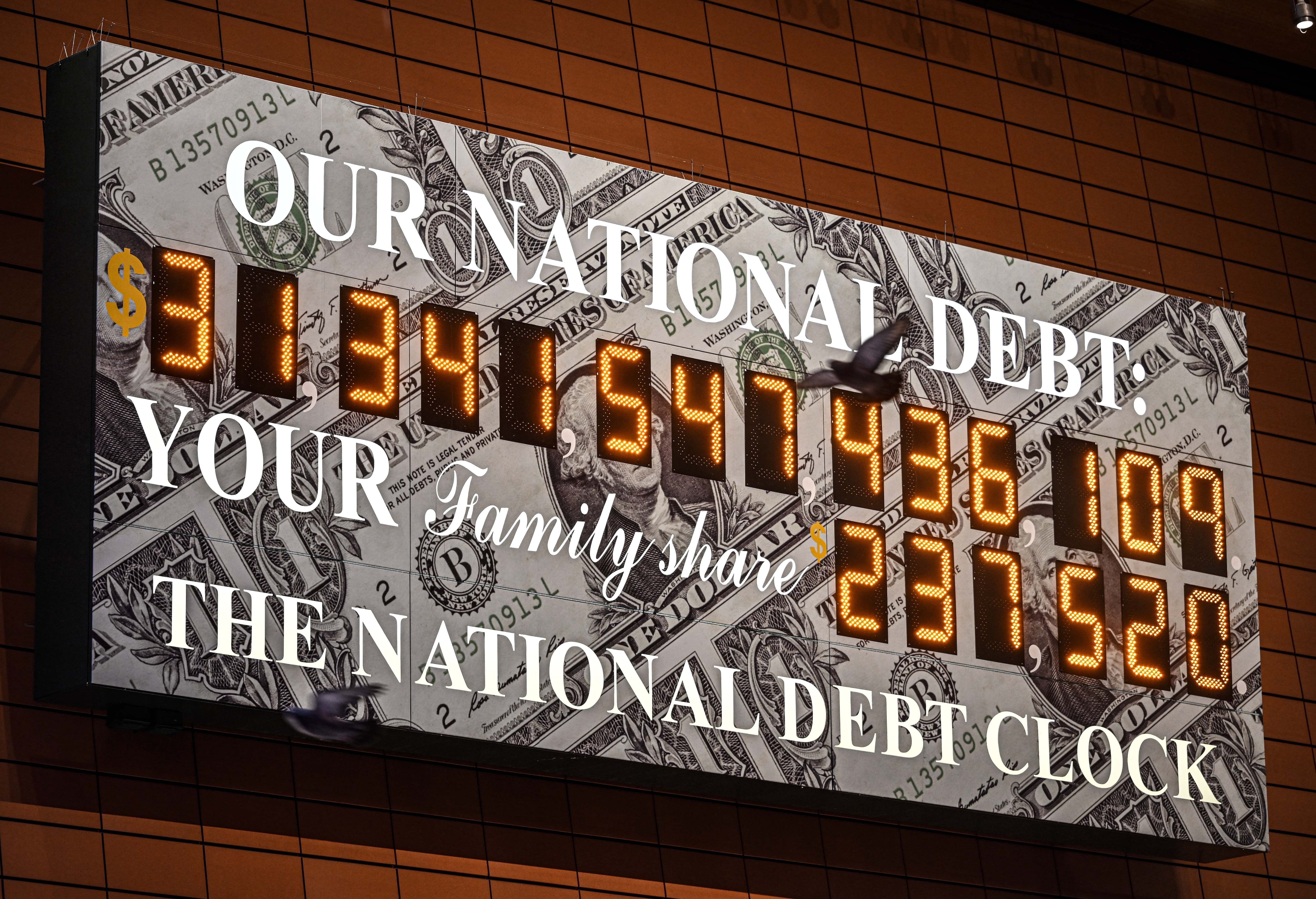 EE.UU. alcanzó su límite de deuda, gobierno Biden pide al Congreso ampliar tope