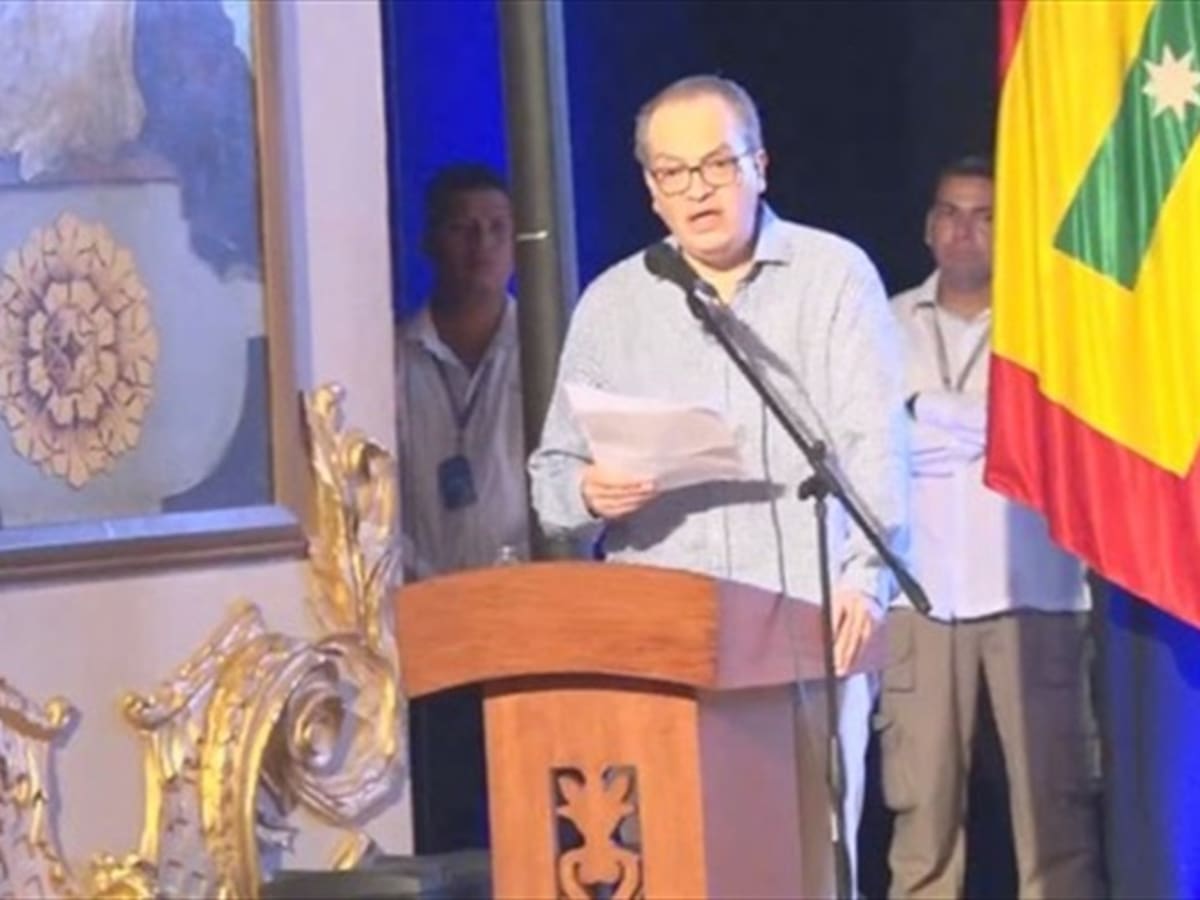 "El paramilitarismo renace con diferentes disfraces, es una amenaza a los acuerdos de paz"