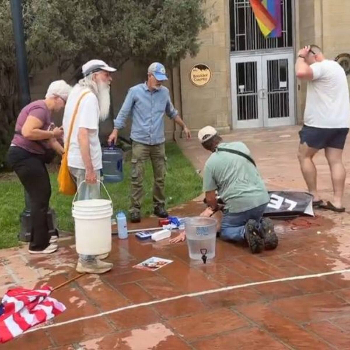 Ataque en Colorado, EE.UU deja varios heridos y un detenido;FBI lo investiga como acto de terrorismo