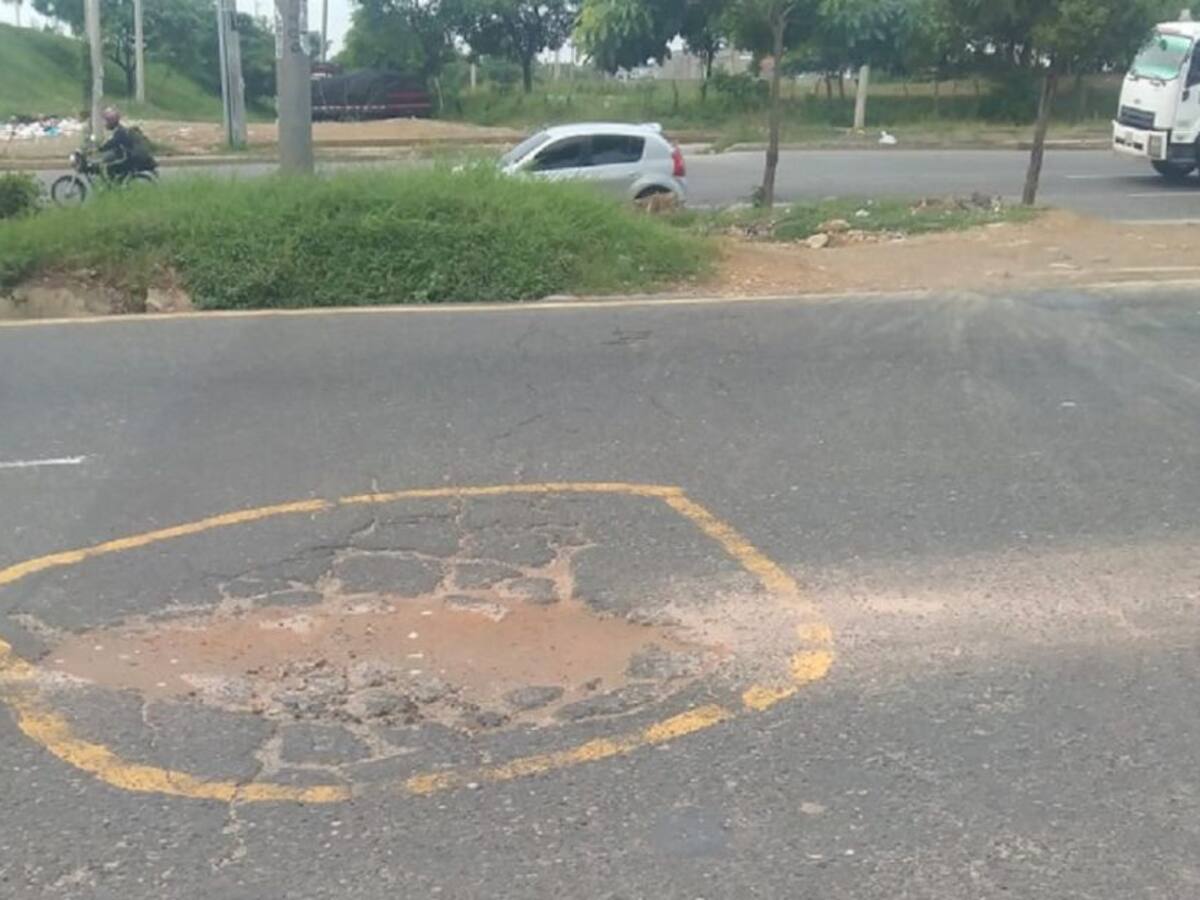 La Avenida Circunvalar en Barranquilla está invadida de huecos: Conductores