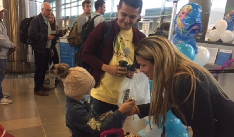 Se cumple el sueño de niña colombiana con unas vacaciones en Orlando.