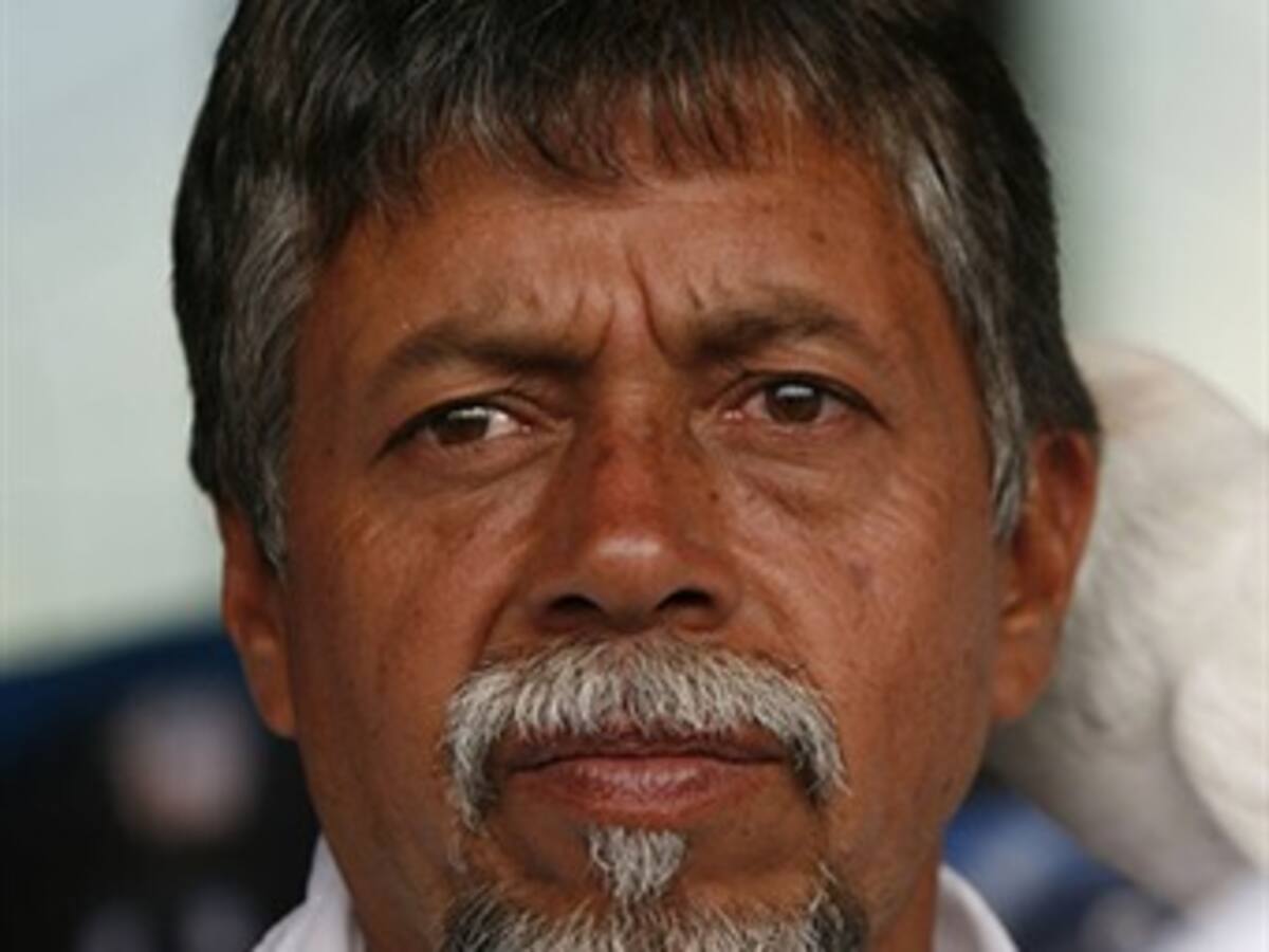 El profesor Moncayo se lanza al Senado