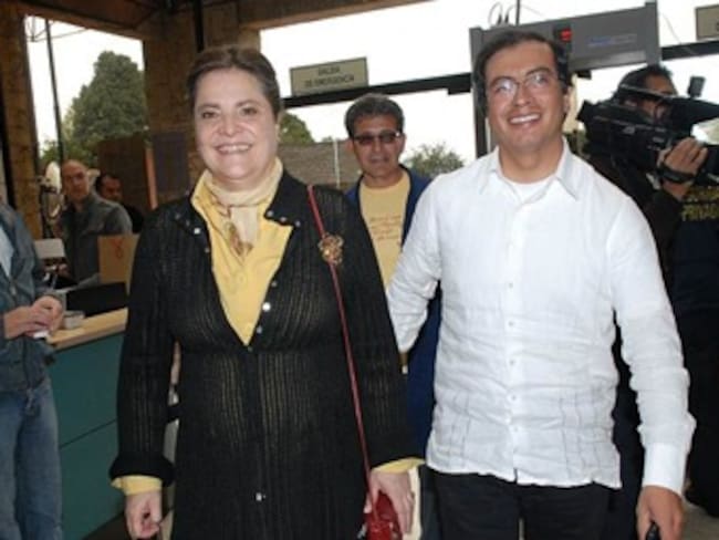Clara López y Gustavo Petro logran preacuerdo sobre trazado del Metro