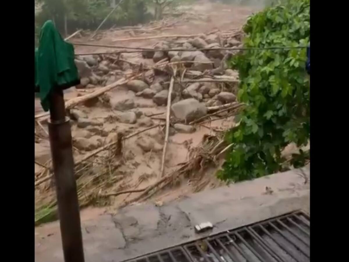 Avalancha causó la muerte de una mujer y la desaparición de dos personas en Santander