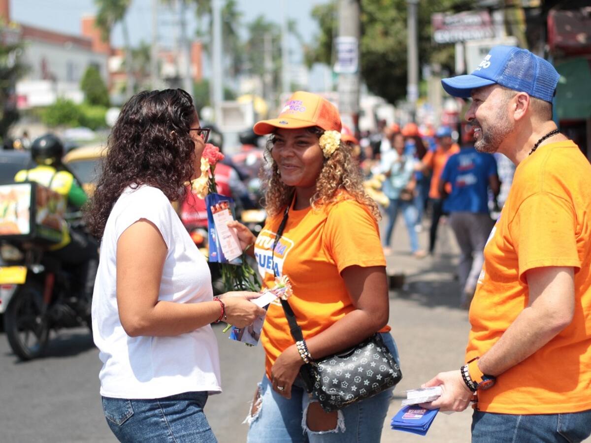 Precandidato a la Alcaldía Rey Tovar se suma a reconocimientos por Día de la Mujer
