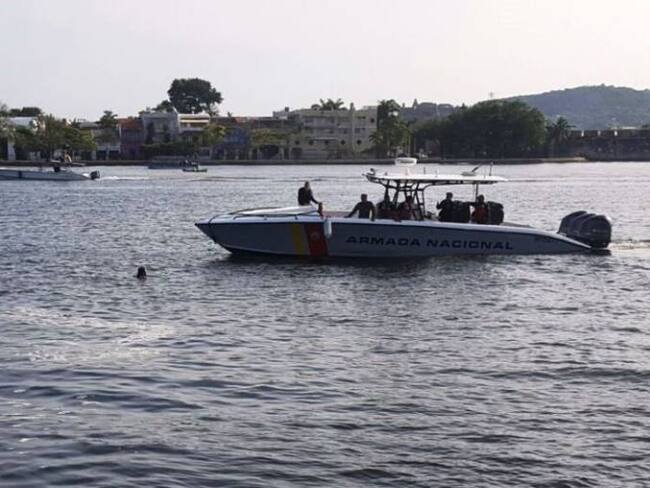 Armada logra salvar en dos oportunidades joven cartagenera que se lanzó al mar