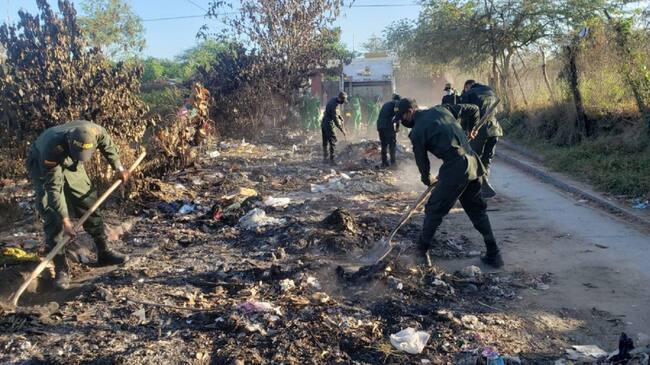 La calle comunica ak barrio La Esmeralda con la avenida Colombia