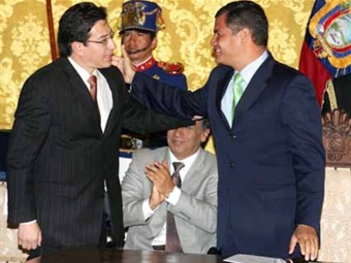 Canciller Ecuador descarta relación caso Chauvin con situación con Colombia