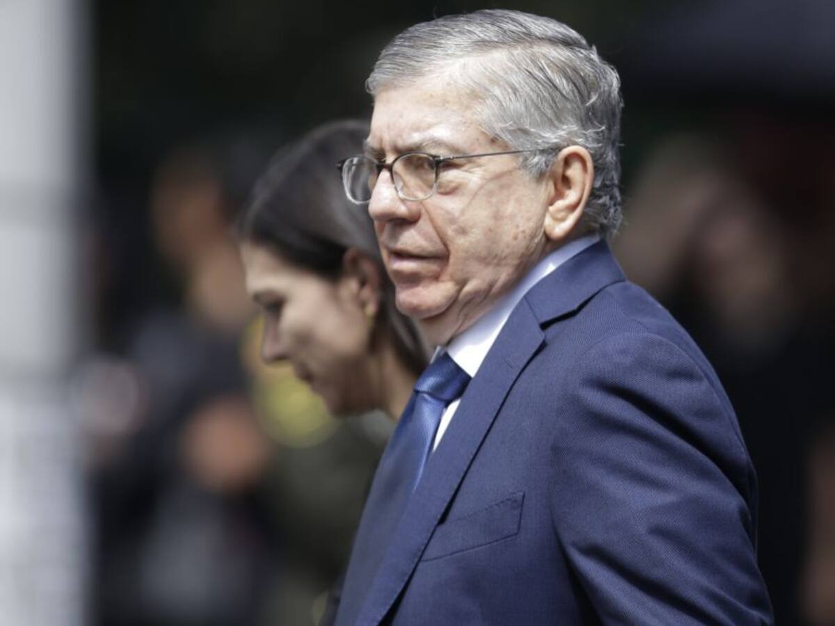 Expresidente Gaviria dice que pedir renuncia de vicepresidenta es inaudito