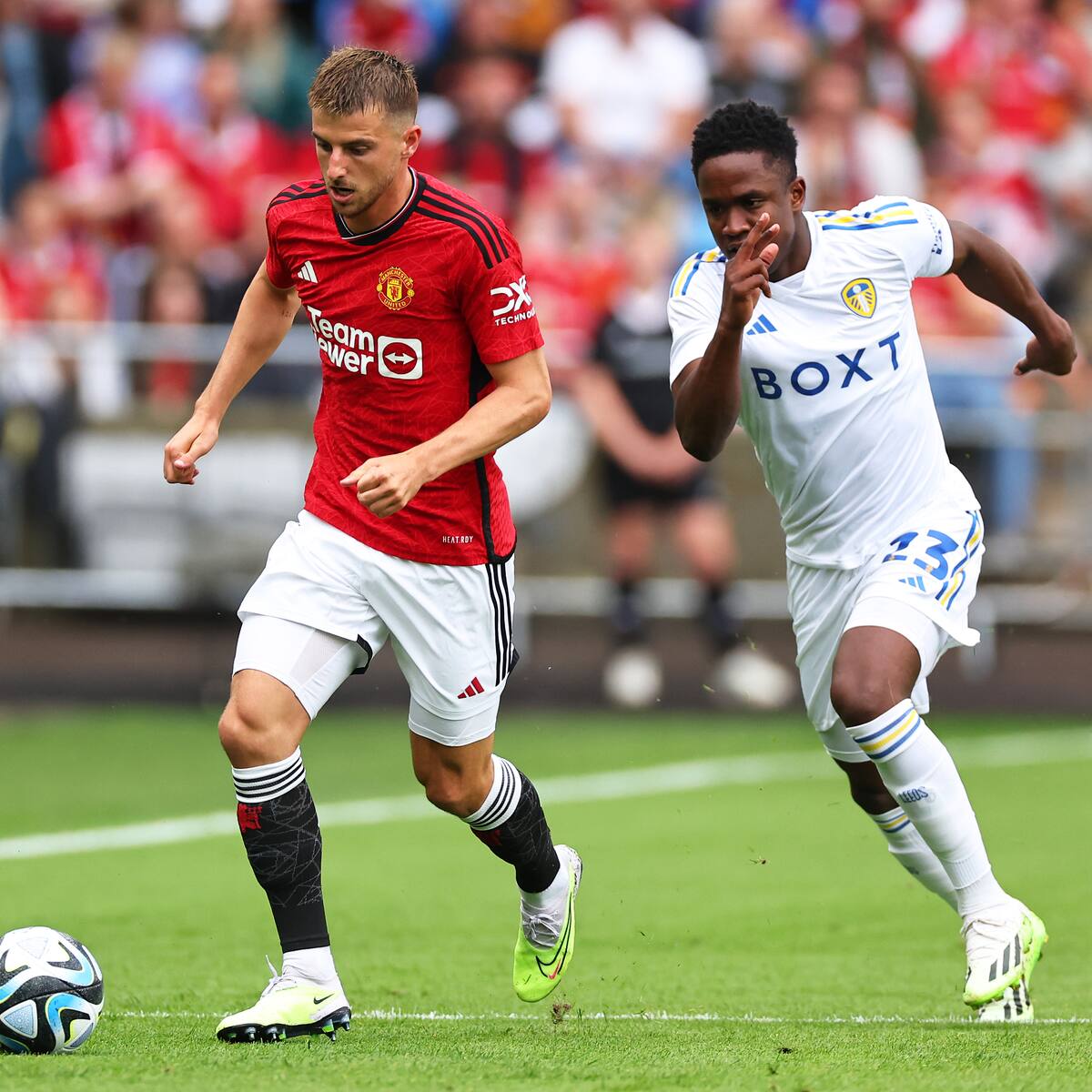 Luis Sinisterra reapareció con el Leeds United en amistoso de pretemporada