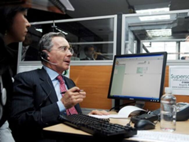 Presidente Uribe instala call center de la Supersalud en la Casa de Nariño