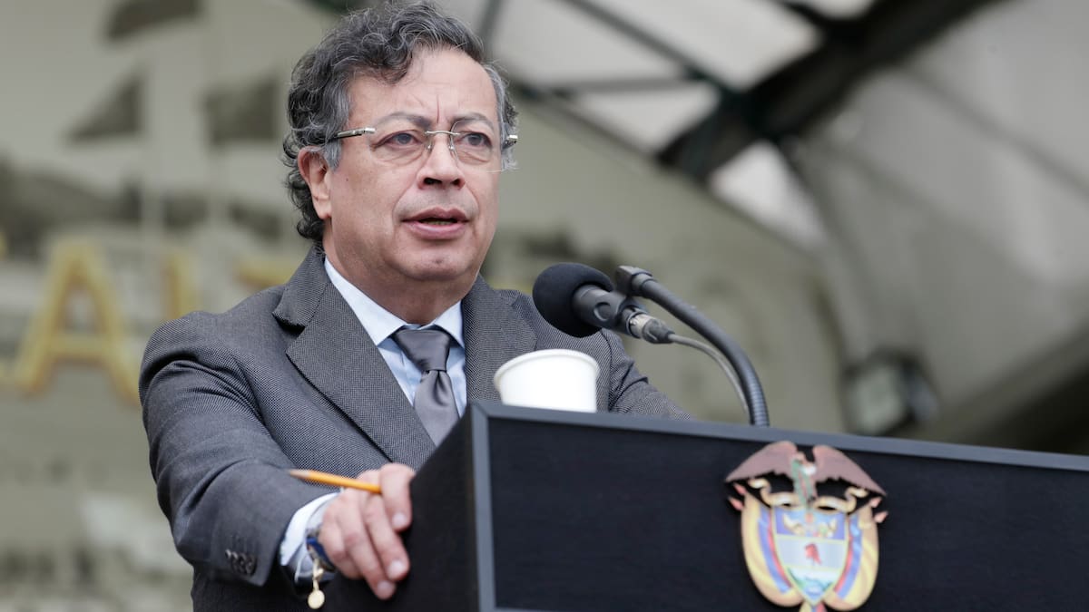 Petro dice que Asamblea Constituyente se materializaría después de terminada su presidencia