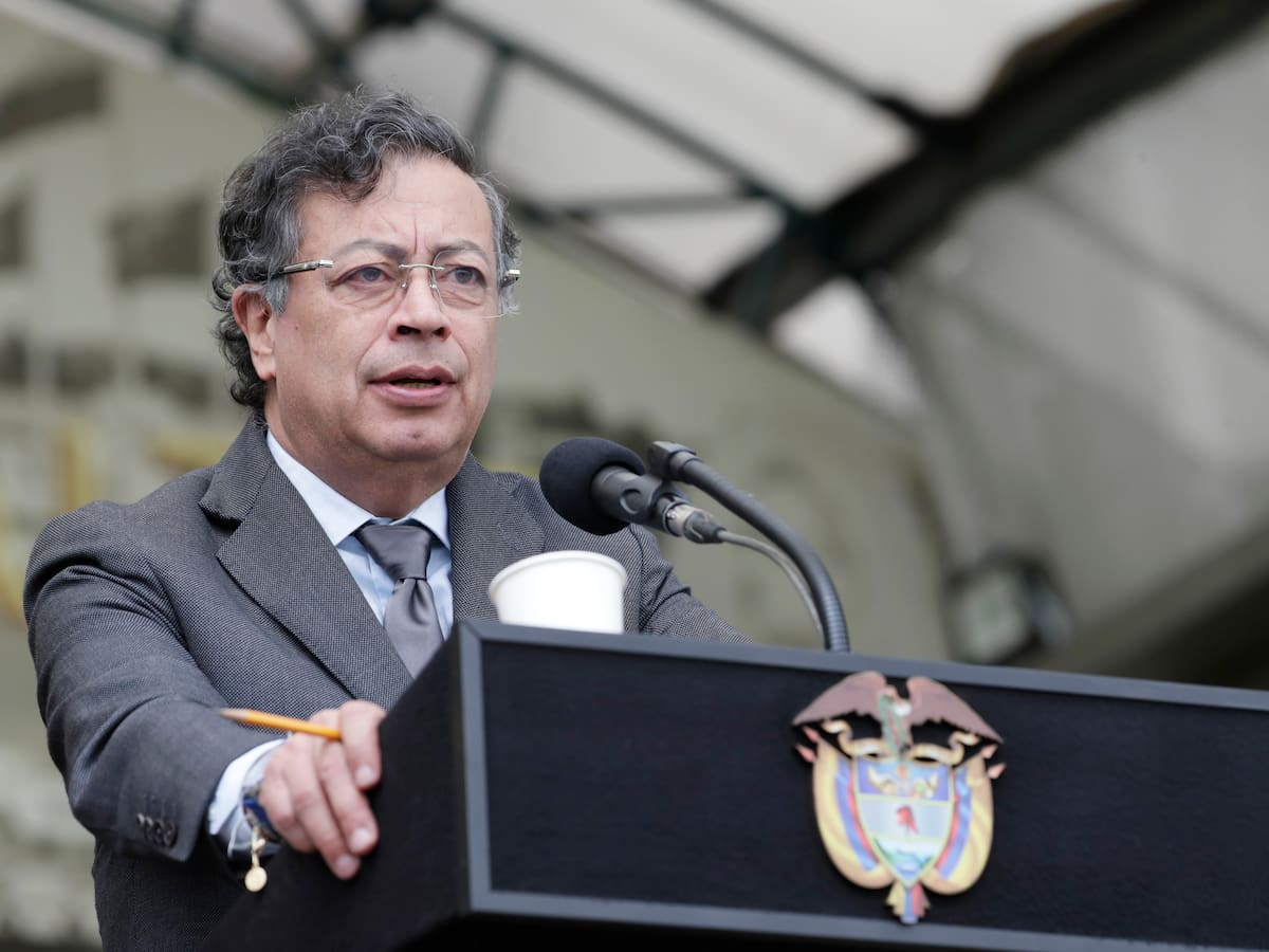 Petro dice que Asamblea Constituyente se materializaría después de terminada su presidencia