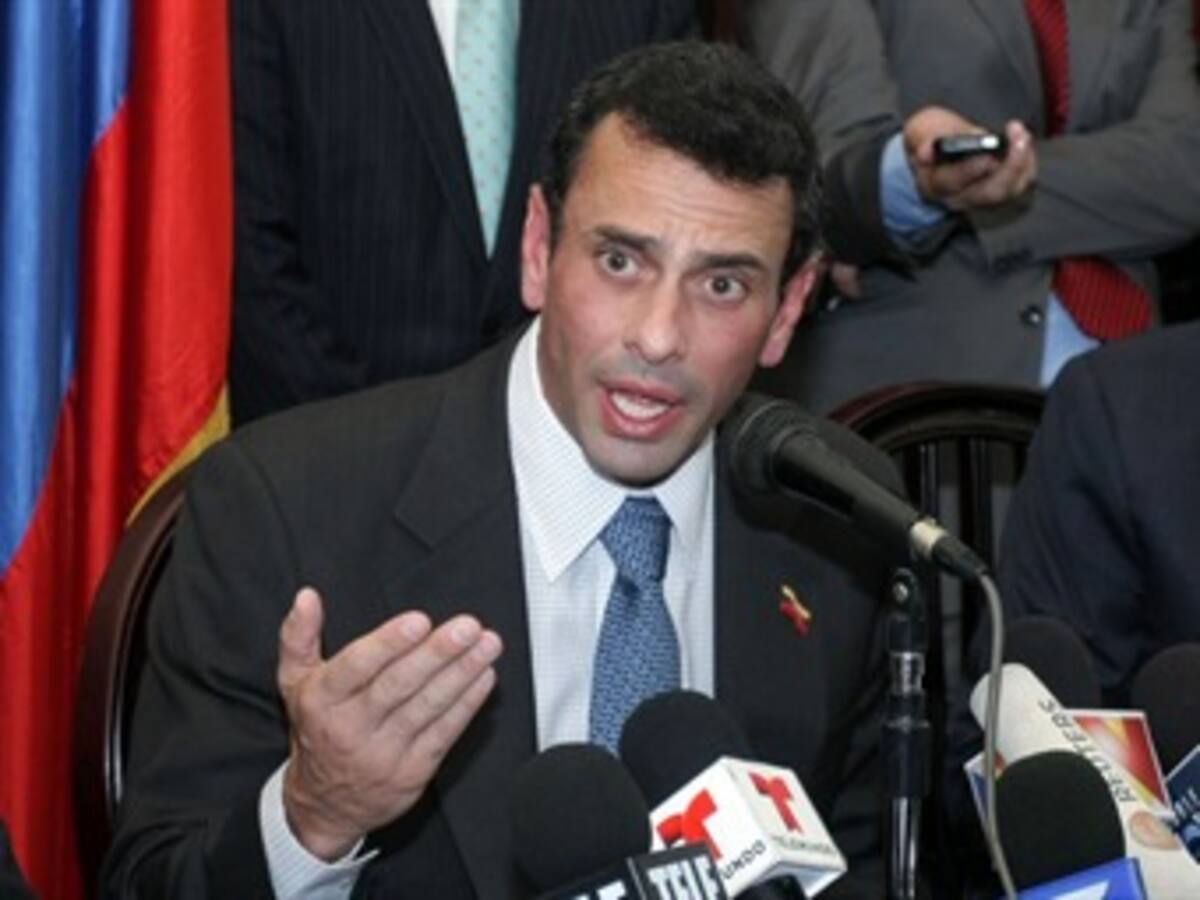 Colombia no arma escándalo cuando Piedad Córdoba visita a Maduro: Capriles