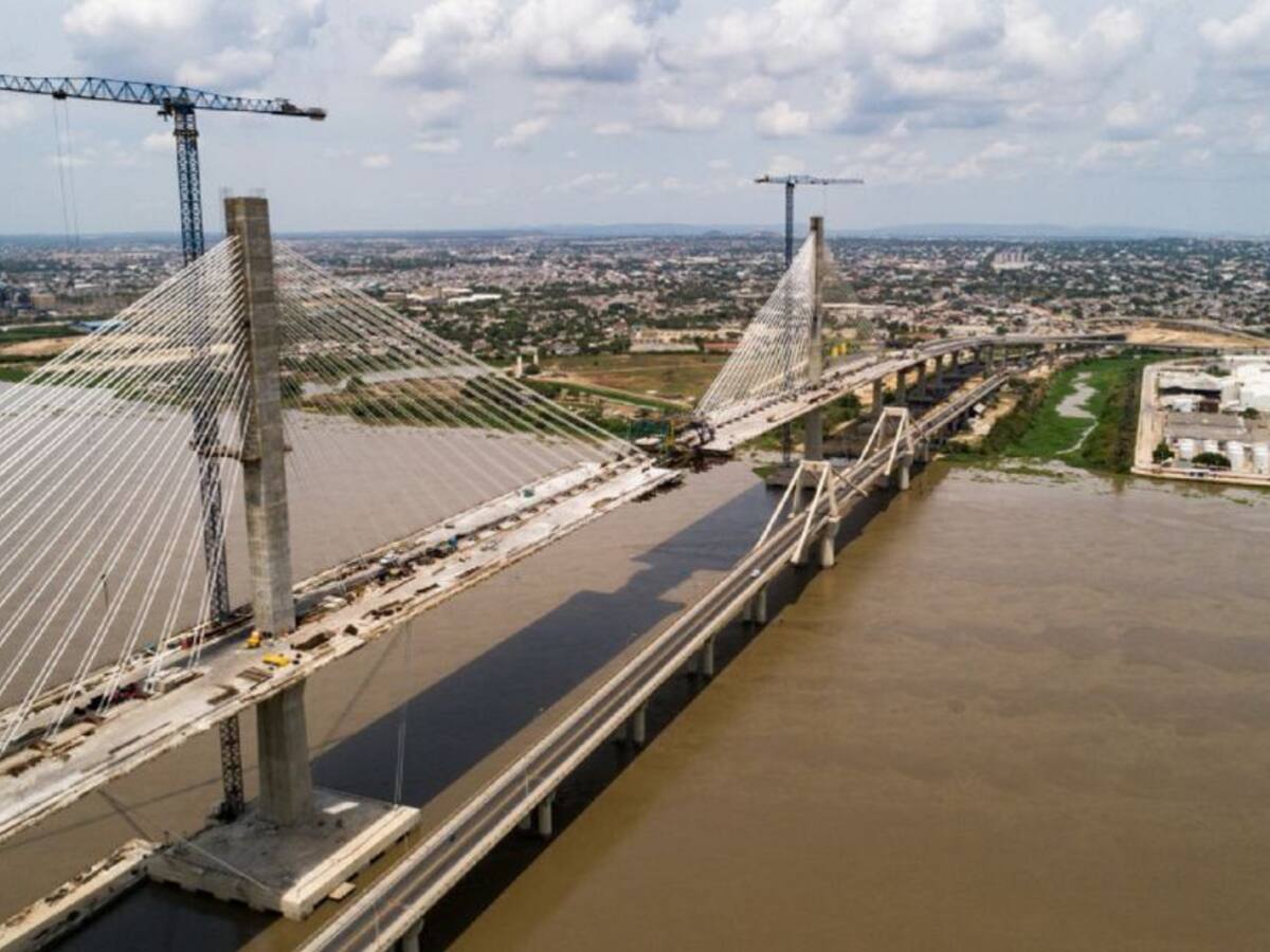 Iniciaron pruebas de iluminación en el Puente Pumarejo