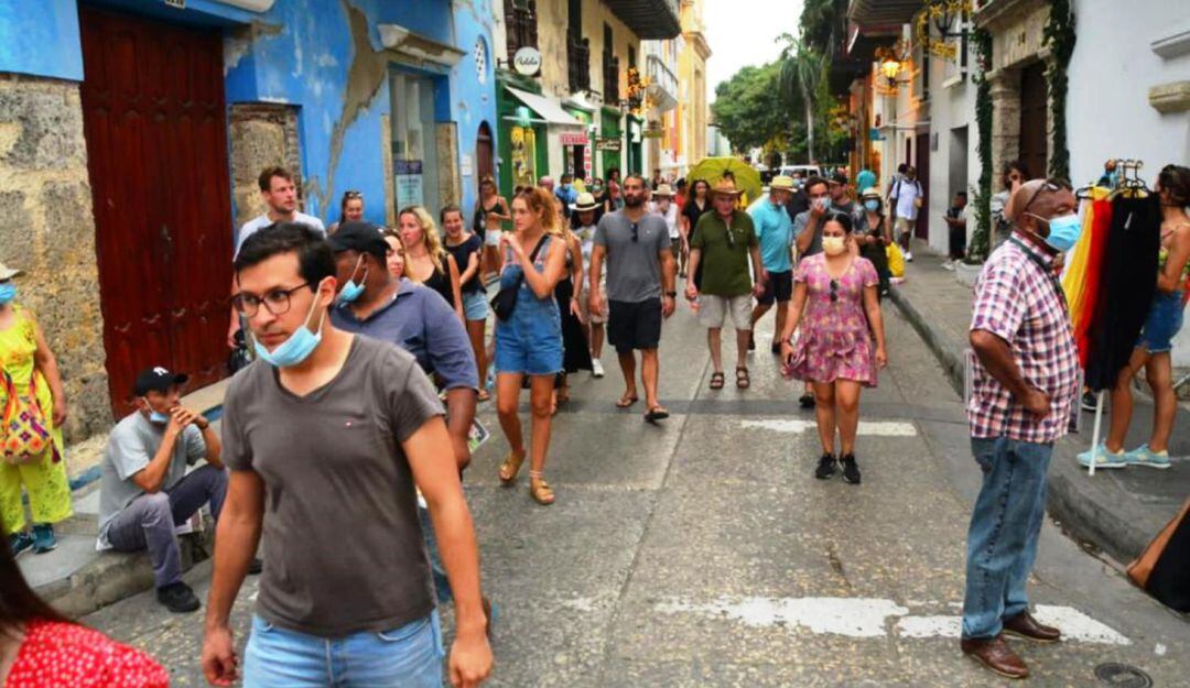 Siguen en su horario, de 2:00 p.m. hasta las 4:00 a.m. del día siguiente