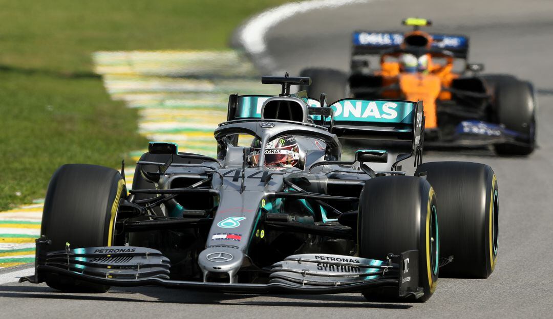Mercedes (Hamilton) y McLaren (Norris), dos de las escuderías que apoyarán esta causa.
