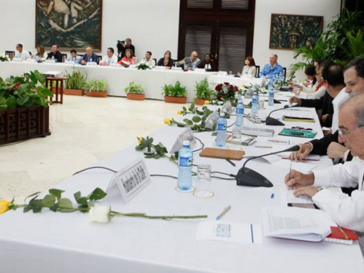 Acelerar el proceso de paz es necesario: Oscar Arias