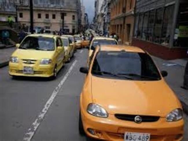 Por cobrar una carrera asesinan a taxista en Bogotá