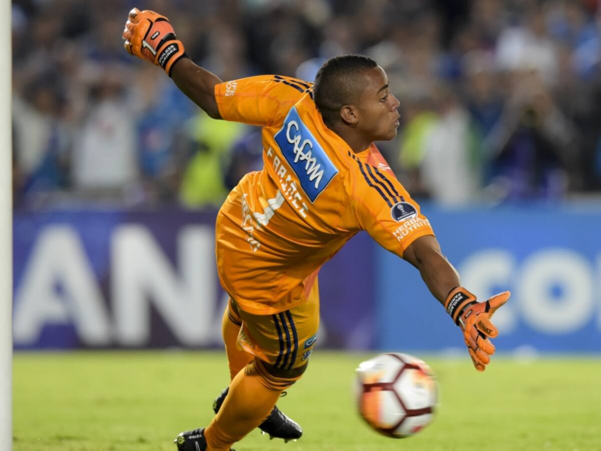 Conmebol destaca a Faríñez como el portero más atajador de la Sudamericana