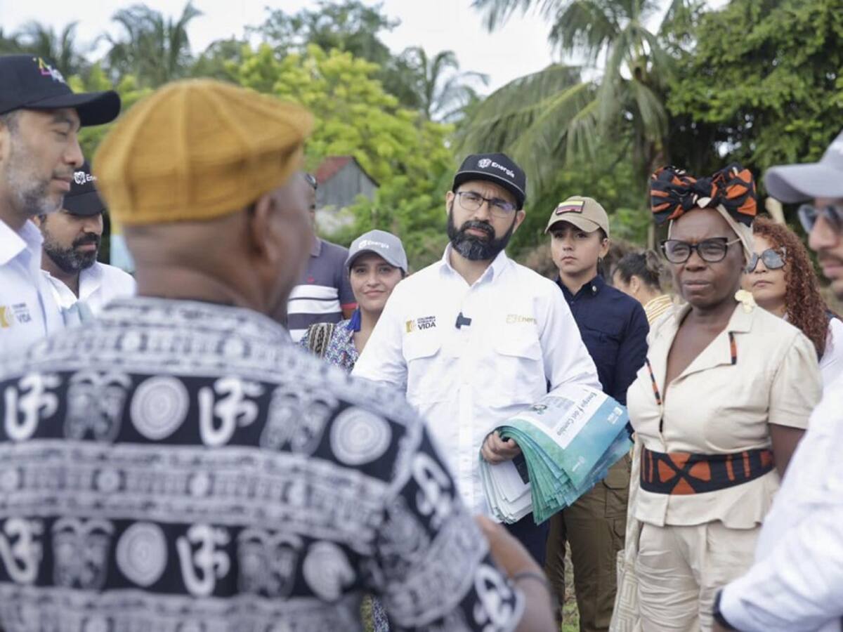 Gobierno inició proyecto de energización que beneficiará a 400 hogares en Isla Grande