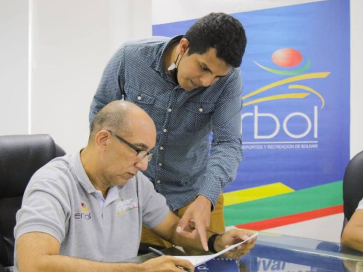 Iderbol entregó apoyo económico para adecuar cancha de Los Calamares