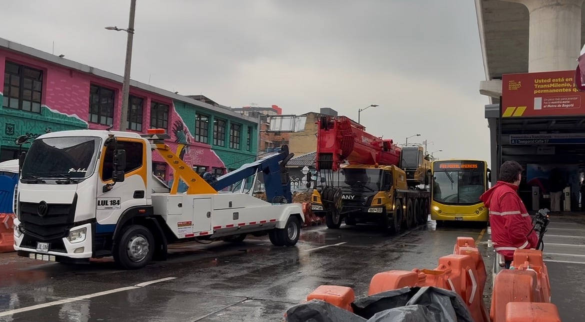 Grúa varada en la Avenida Caracas con Calle 57: ¿qué rutas se están desviando?