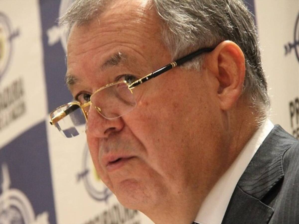 Lo grave es que el presidente no le responda al país: procurador