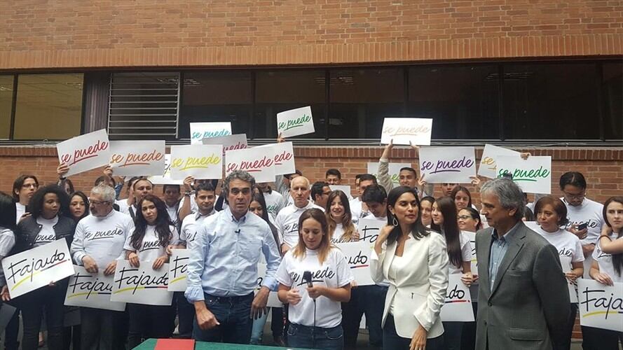 El ex alcalde y ex gobernador, Sergio Fajardo, inscribió el comité promotor que recogerá firmas para impulsar su candidatura.. Foto: Cortesía.