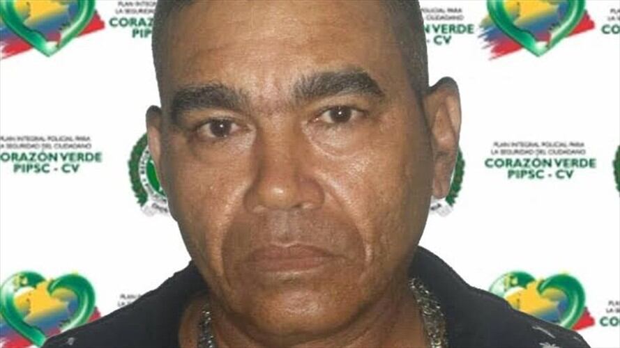La policía lo identificó como alias Monin, señalado de ser el jefe de sicarios del clan del golfo del departamento de sucre. Foto: Policía Nacional.