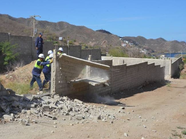 Iniciaron demoliciones de construcciones ilegales en Taganga