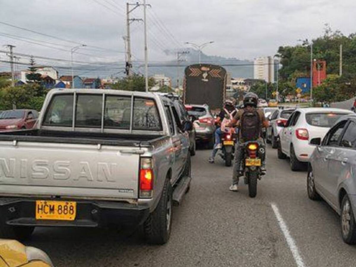 Congestión vehicular en Piedecuesta