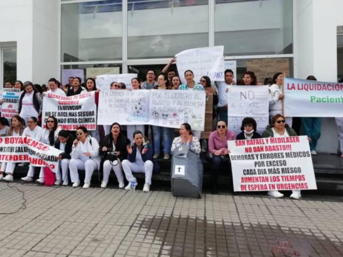 Cierre de servicios en clínica Esimed de Tunja aumenta protestas de médicos