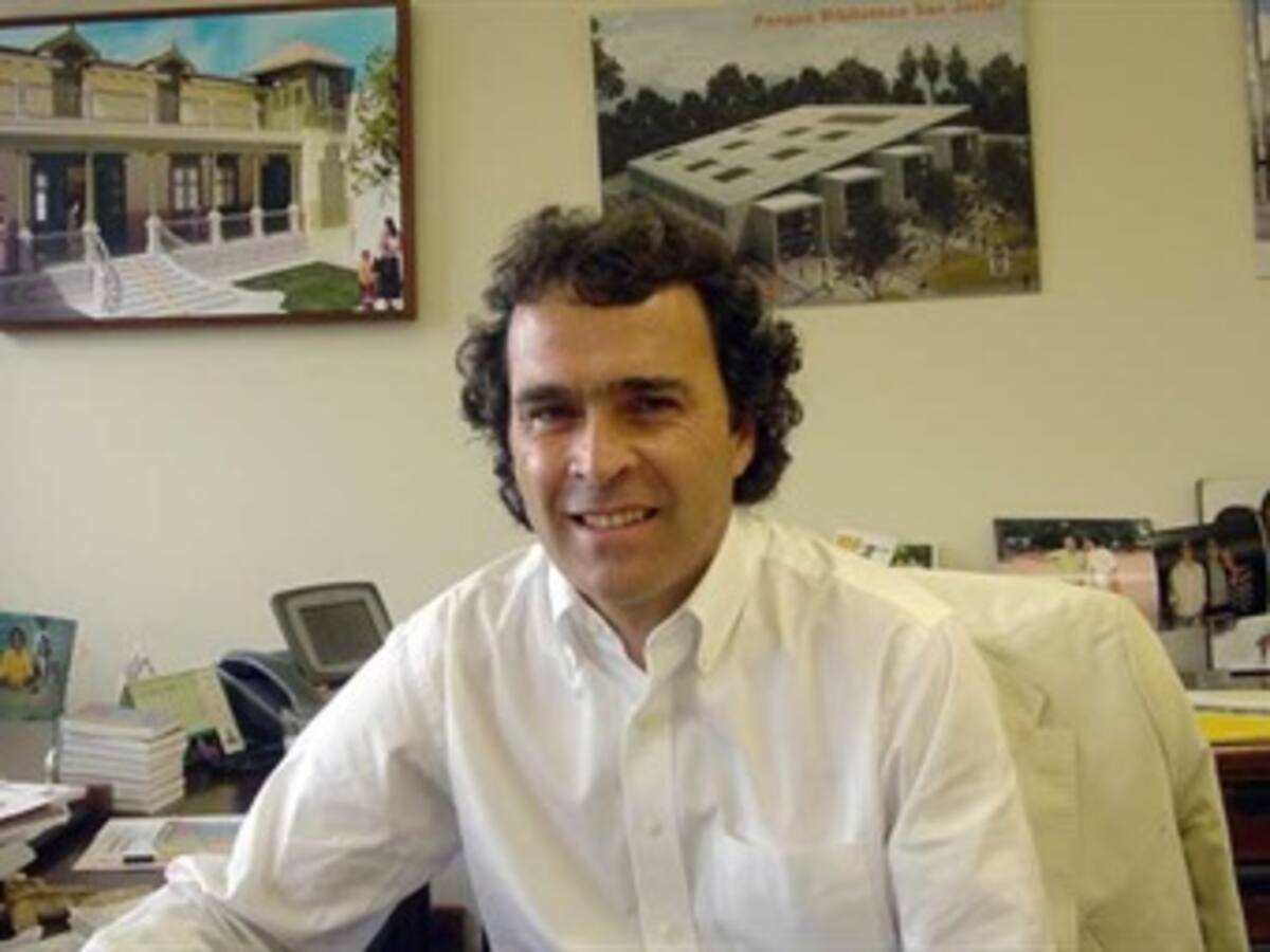 Fajardo presentó su 'Selección Colombia' al Senado