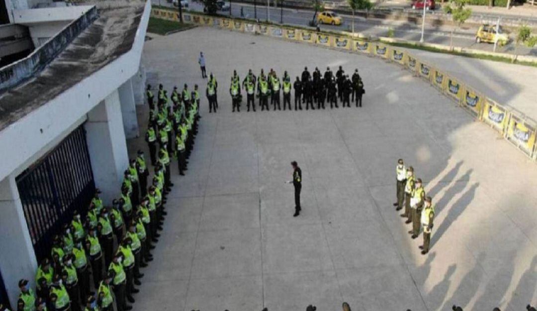 Vigilancia de la Policía en el estadio Metropolitano de Barranquilla.