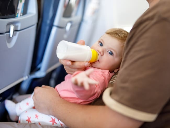Bebé en avión - Imagen de referencia: Getty Images