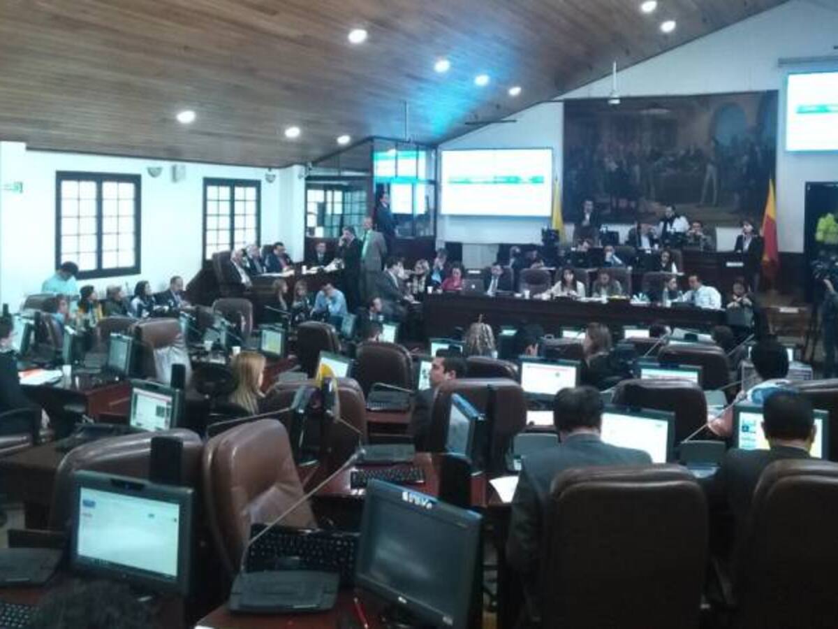 En el Concejo de Bogotá celebran la culminación de las negociaciones en la Habana