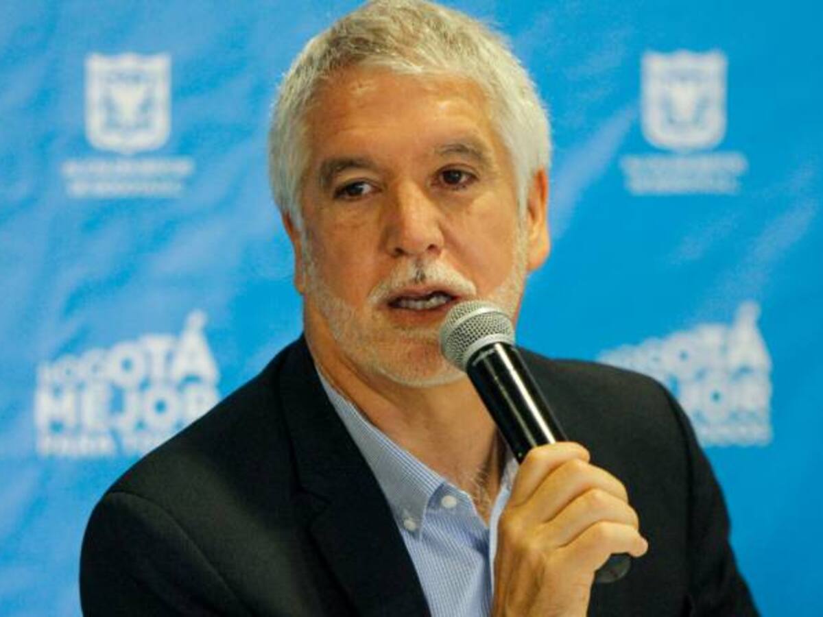 Transmilenio moviliza 500% más de pasajeros que el Metro de Medellín: Peñalosa
