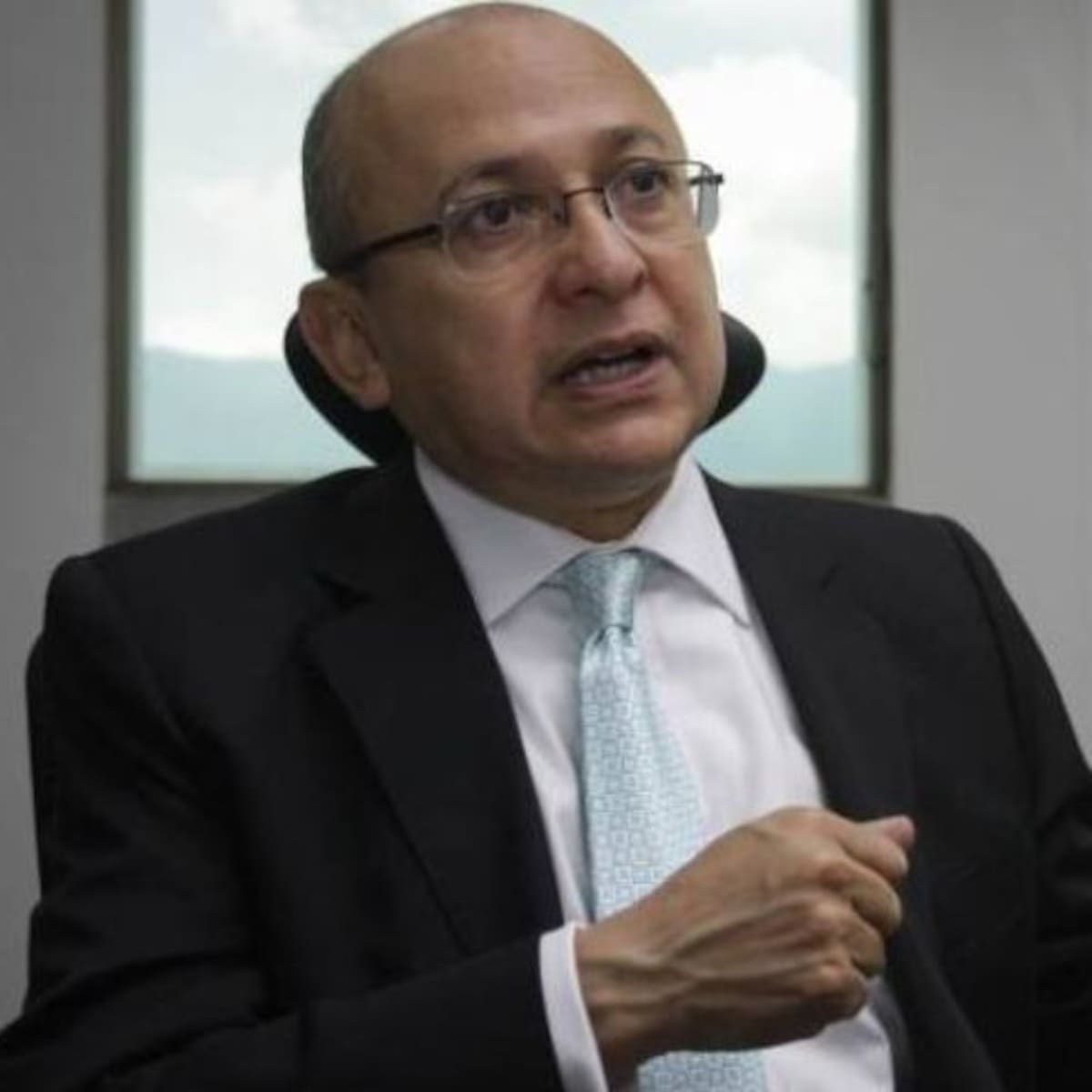 Exfiscal Montealegre responde a Bejarano: Petro tiene cualidades para ser rector del Externado