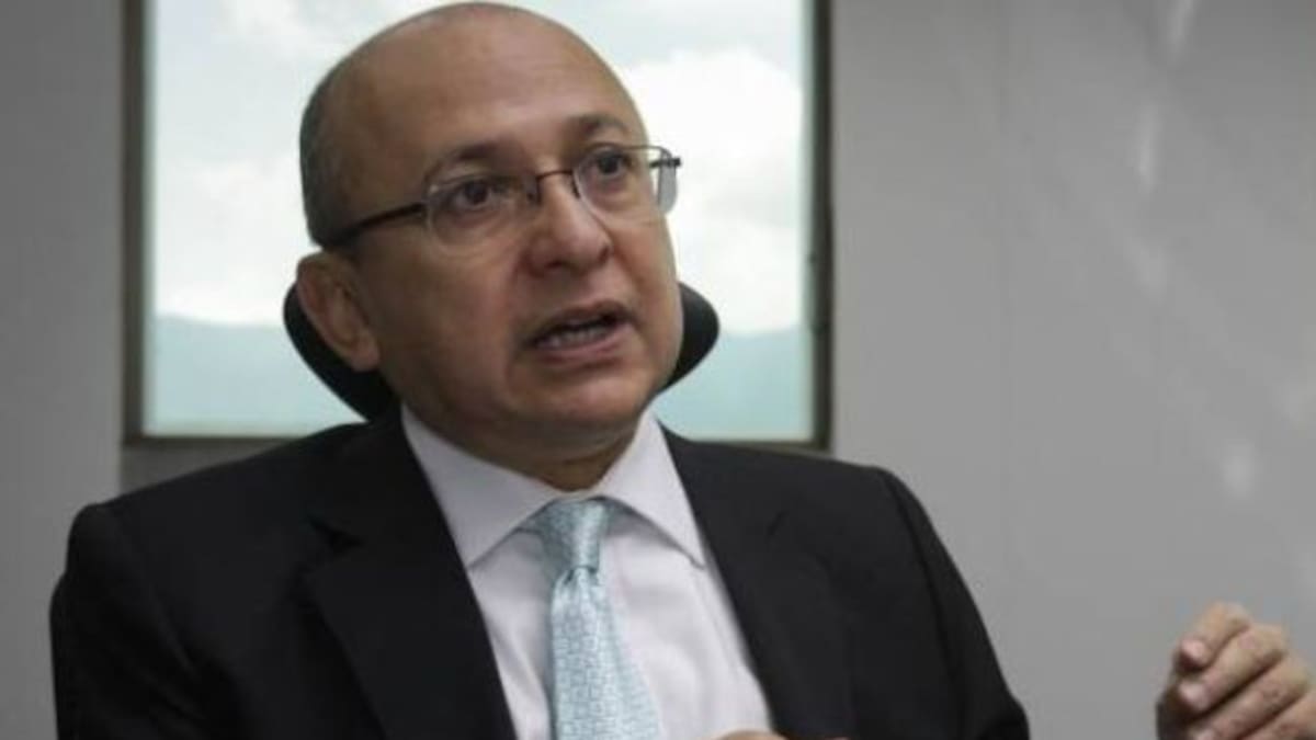 Montealegre: Petro tiene cualidades para ser rector del Externado y los estatutos inconstitucionales
