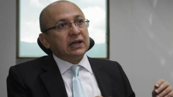 Montealegre: Petro tiene cualidades para ser rector del Externado y los estatutos inconstitucionales