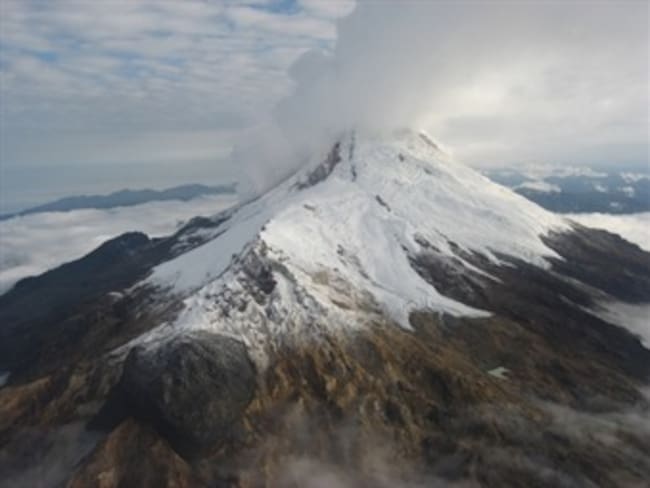 Ingeominas vigila con 85 equipos el volcán Nevado del Ruiz