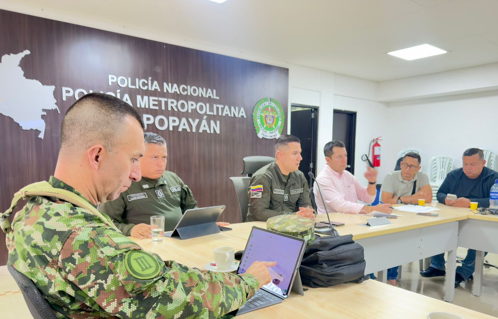 se realizó un consejo de seguridad para analizar la situación y tomar las medidas pertinentes que permitan darle tranquilidad a la comunidad. Crédito: Alcaldía de Popayán.