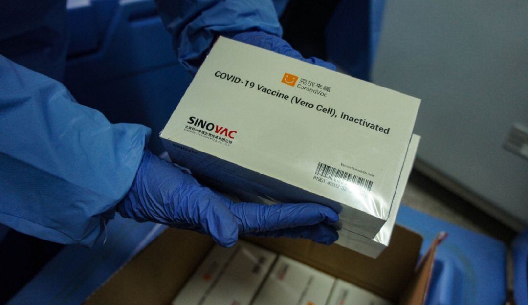 Supenden aplicación de segunda dosis de Sinovac