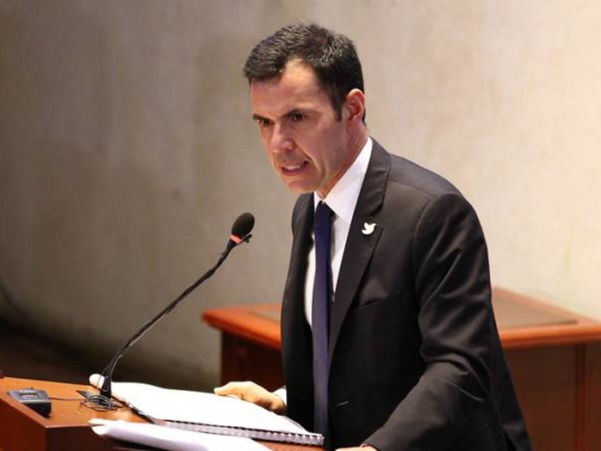 No habrá transfuguismo abierto: ministro del Interior